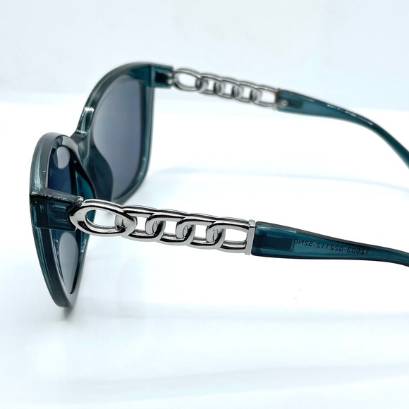 Women’s Grey Blue Translucent Cat Eye Sunglasses - Picture 2 of 9